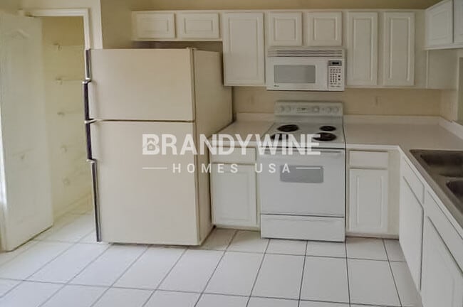 Building Photo - 2462 Lake Woodberry Cir
