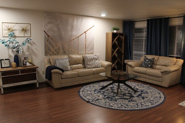 Foto del edificio - Beautiful 3 Bedroom  Home FOR RENT in Great Community of Steilacoom!!