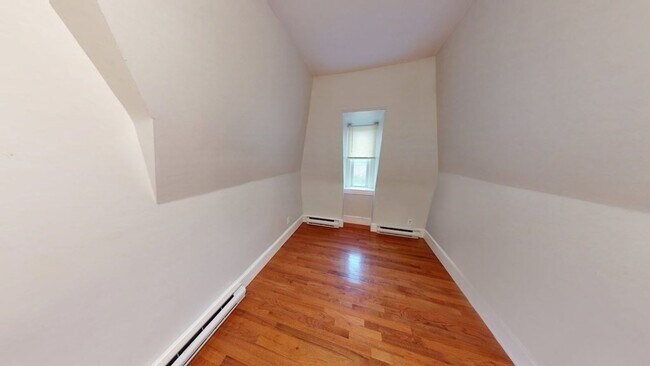 Building Photo - 36 Van Winkle St