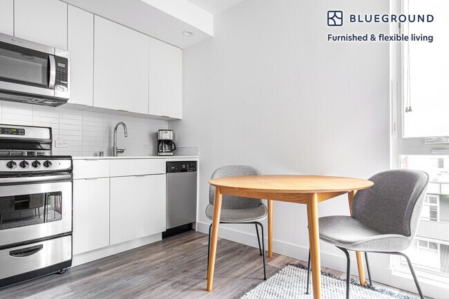 Building Photo - 120 10th Ave E