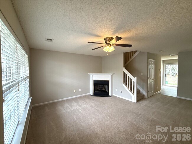 Foto del edificio - 12053 Bragg St