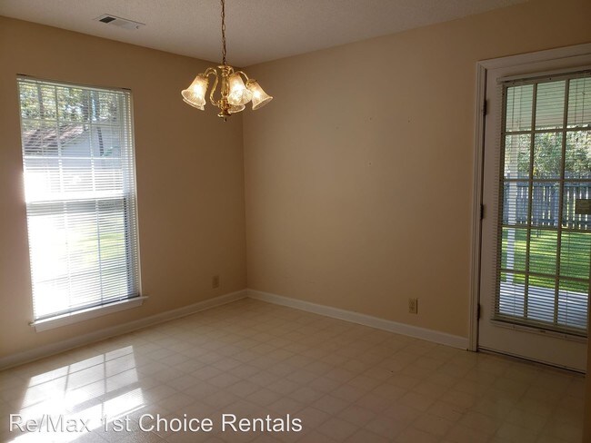 Foto del edificio - 3 br, 2 bath House - 105 Woodbury Lane