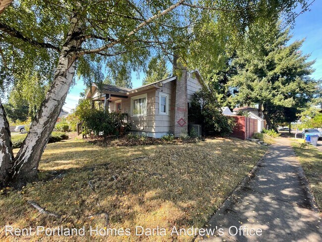 Foto del edificio - 3 br, 2 bath House - 169 NE Lombard Street