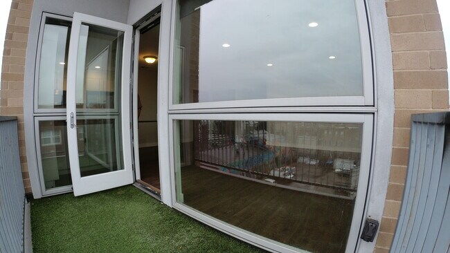 Foto del edificio - 3301 N Sheffield Ave