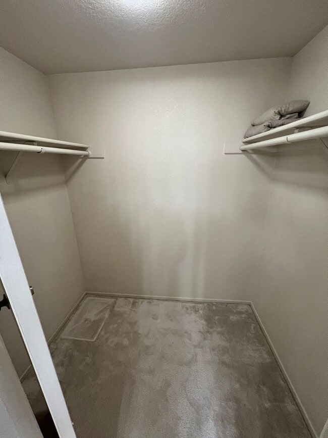 Building Photo - STYLISH HAYWARD HILLS CONDO WITH TWO PRIMARY SUITES AND BAY VIEWS!!!