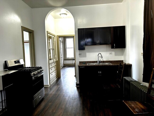 Foto del edificio - 2744 W 23rd St