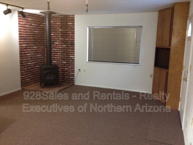 Photo - 954 Omaha House