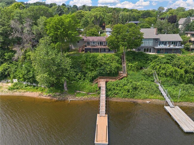 Building Photo - 118 Lakeside Dr