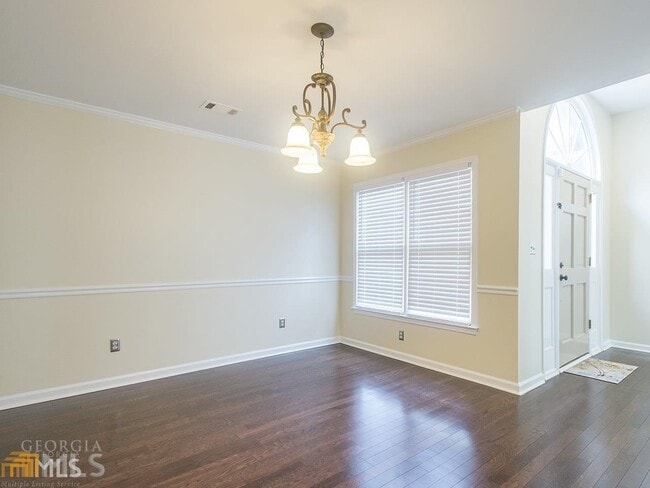 Building Photo - 727 Deerwood Dr