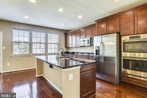 Building Photo - 8810 Bentfield Dr