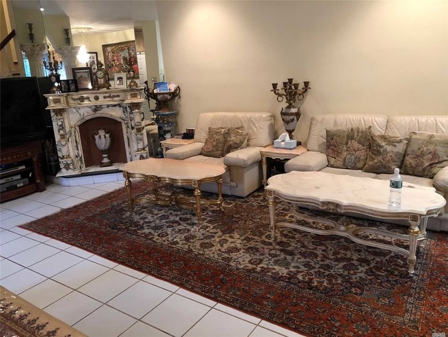 Building Photo - 130 S Middle Neck Rd