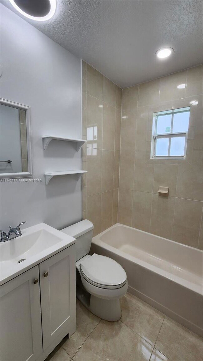 Foto del edificio - 3965 NW 3rd St