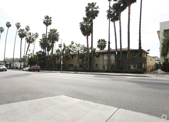 Building Photo - 7254 Hollywood Blvd