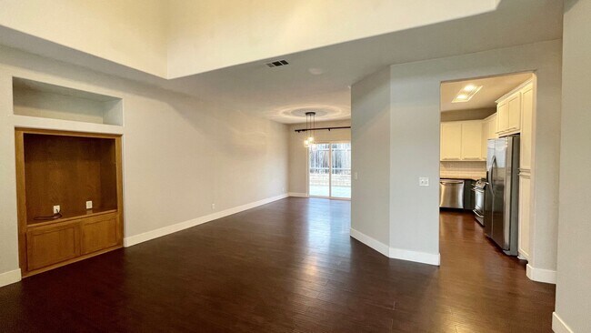 Foto del edificio - Single Level 4-Bedroom with 3-Car Garage in Berry Gardens