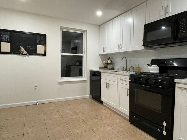 Foto del edificio - 723 W Broadway