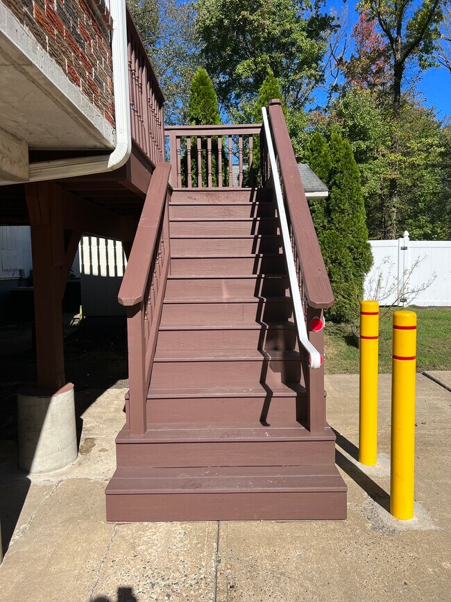 Building Photo - 38 Hillsdale Rd