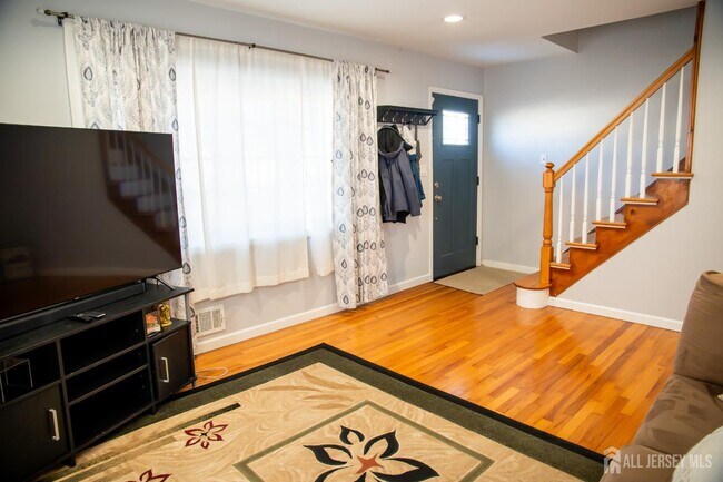 Building Photo - 13 Eberly Pl