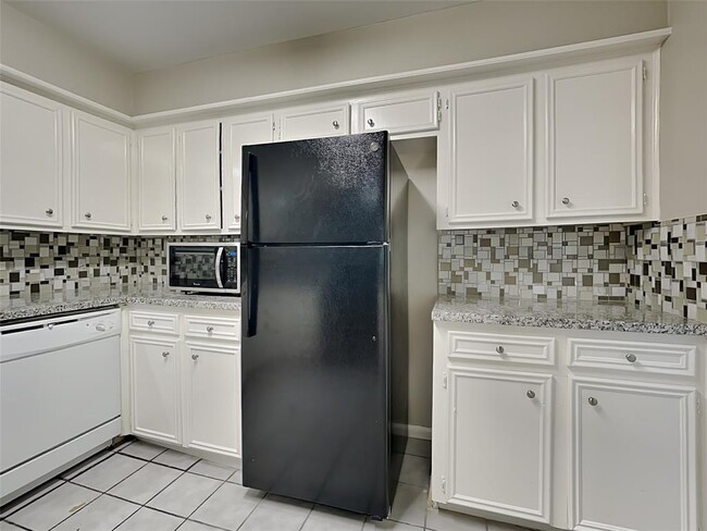 Building Photo - 29623 Raestone St
