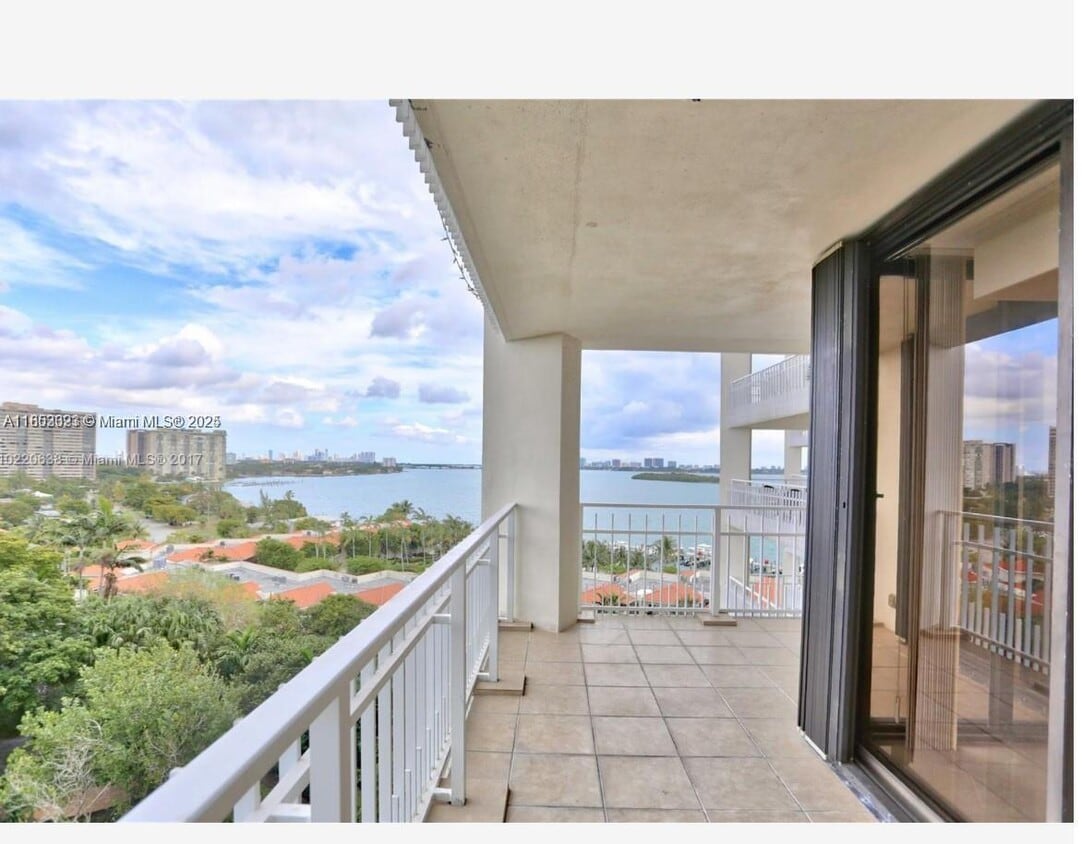 Primary Photo - 4000 Towerside Terrace