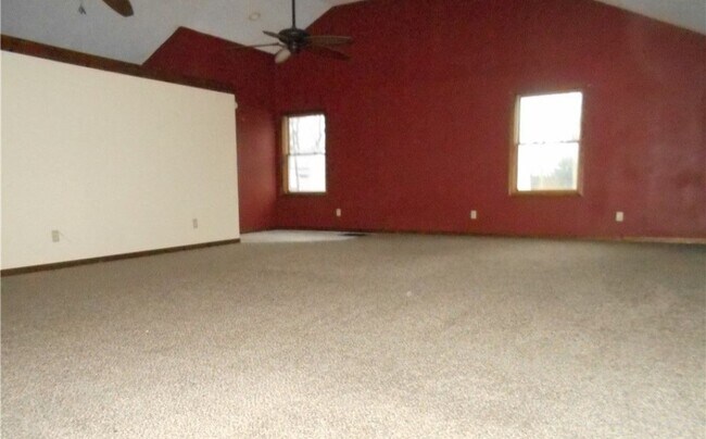 Building Photo - 2241 Vaness Dr