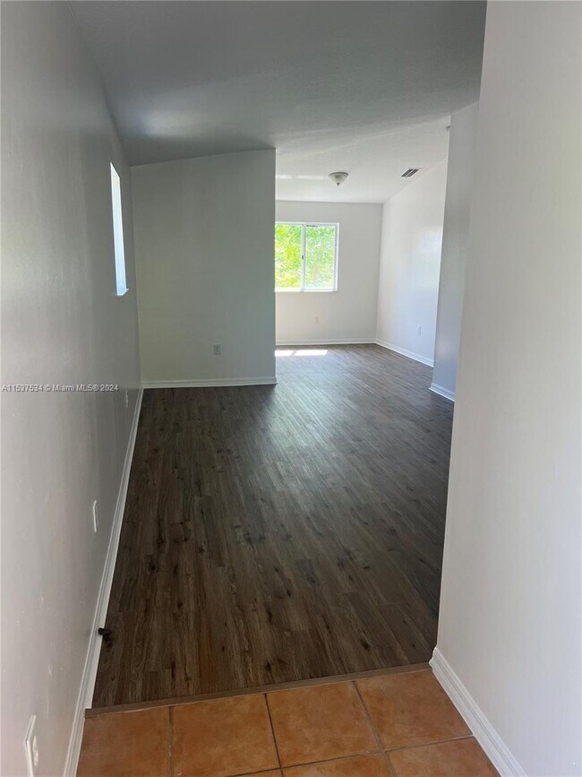 Foto del edificio - 2701 SE 12th Rd