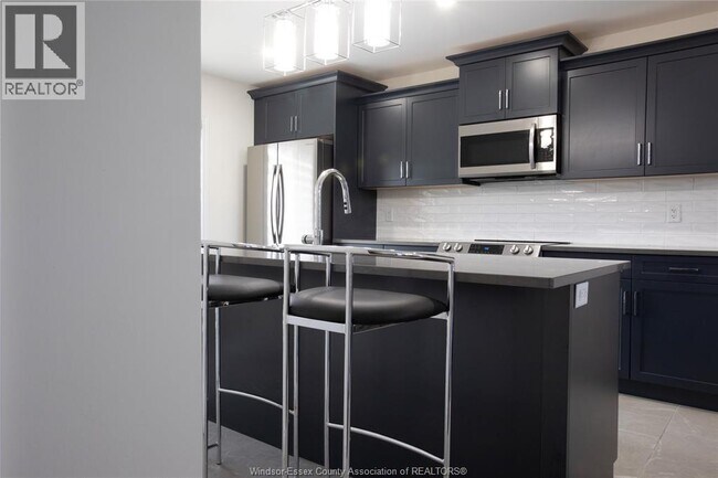 Photo du bâtiment - 511 Harris Rd