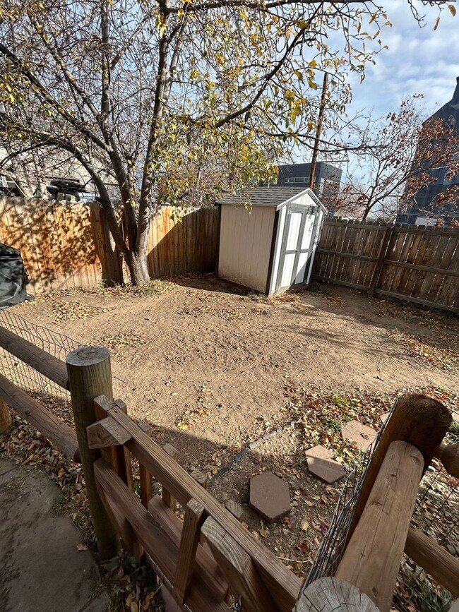 Building Photo - Geneseo Duplex