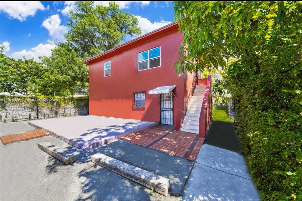 Foto principal - 413 NW 33rd St