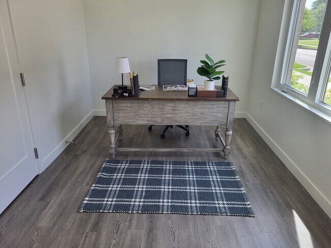 1st floor -entry office - 822 7th St