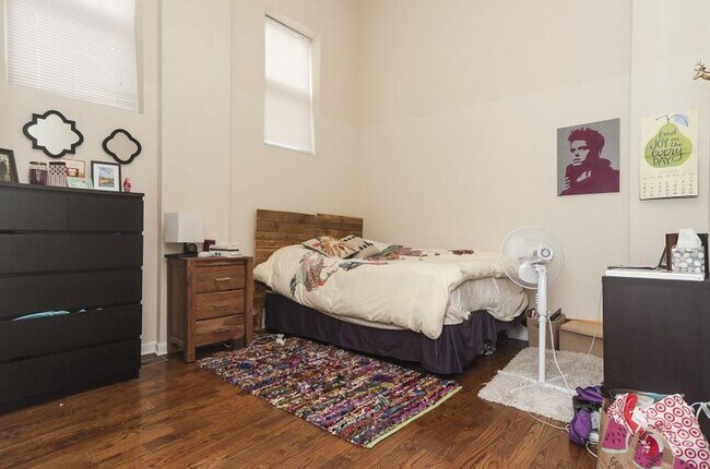Foto del edificio - 1657 N Campbell Ave