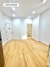 Building Photo - 509 E 81st St