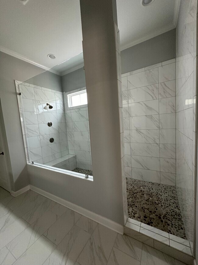 Building Photo - 405 Old Dairy Dr