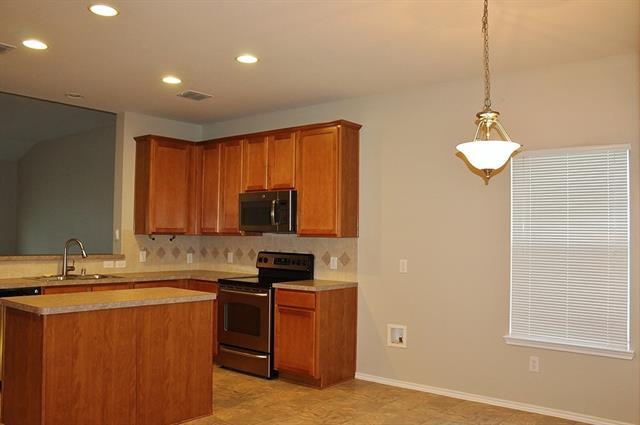 Building Photo - 3204 Fluvia