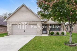 Building Photo - 3013 Monterey Dr SW