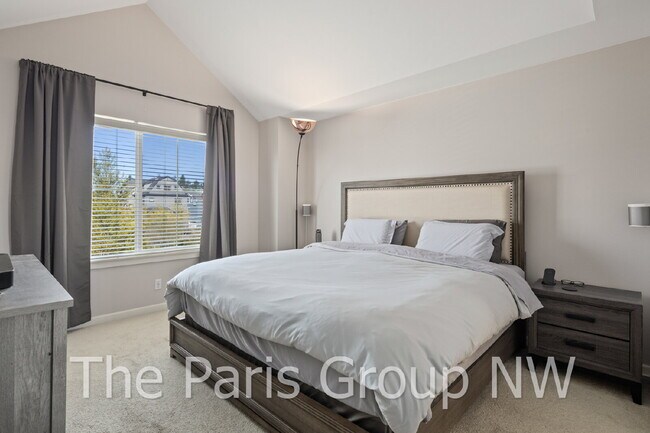 Foto del edificio - Stylish Model Hm in Issaquah Highlands * Park-Facing, EV Charger, Designer Upgrades & Very Walkable!