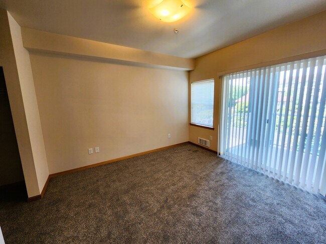 Foto del edificio - 263 W Bakerview Rd