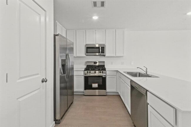 Foto del edificio - 26726 Feather Reed Dr