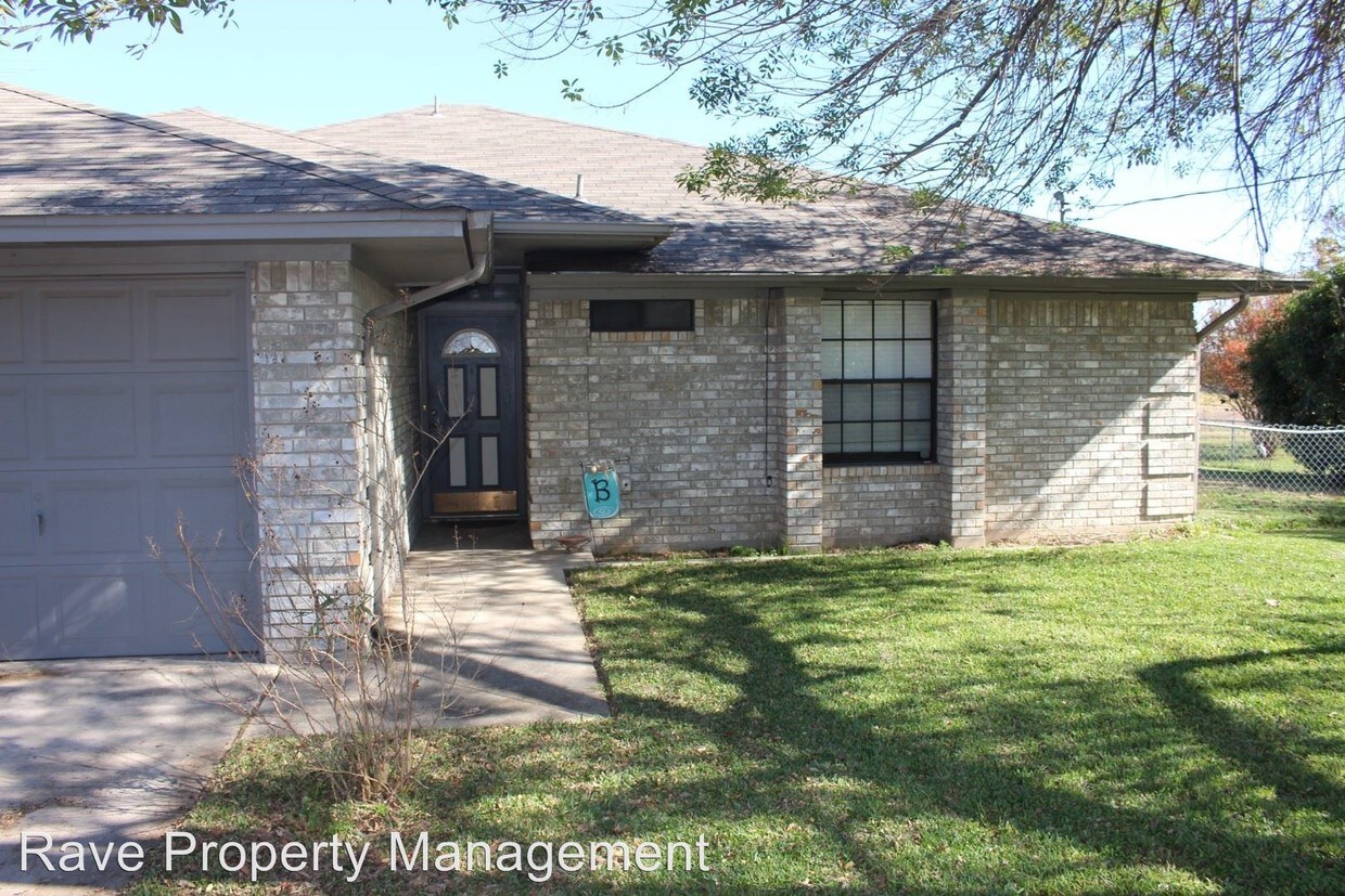 Foto principal - 206 Cody Ln