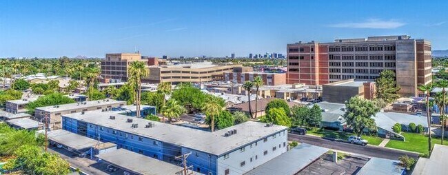 Foto del edificio - Three Bedroom, Two Bath Apartment Home