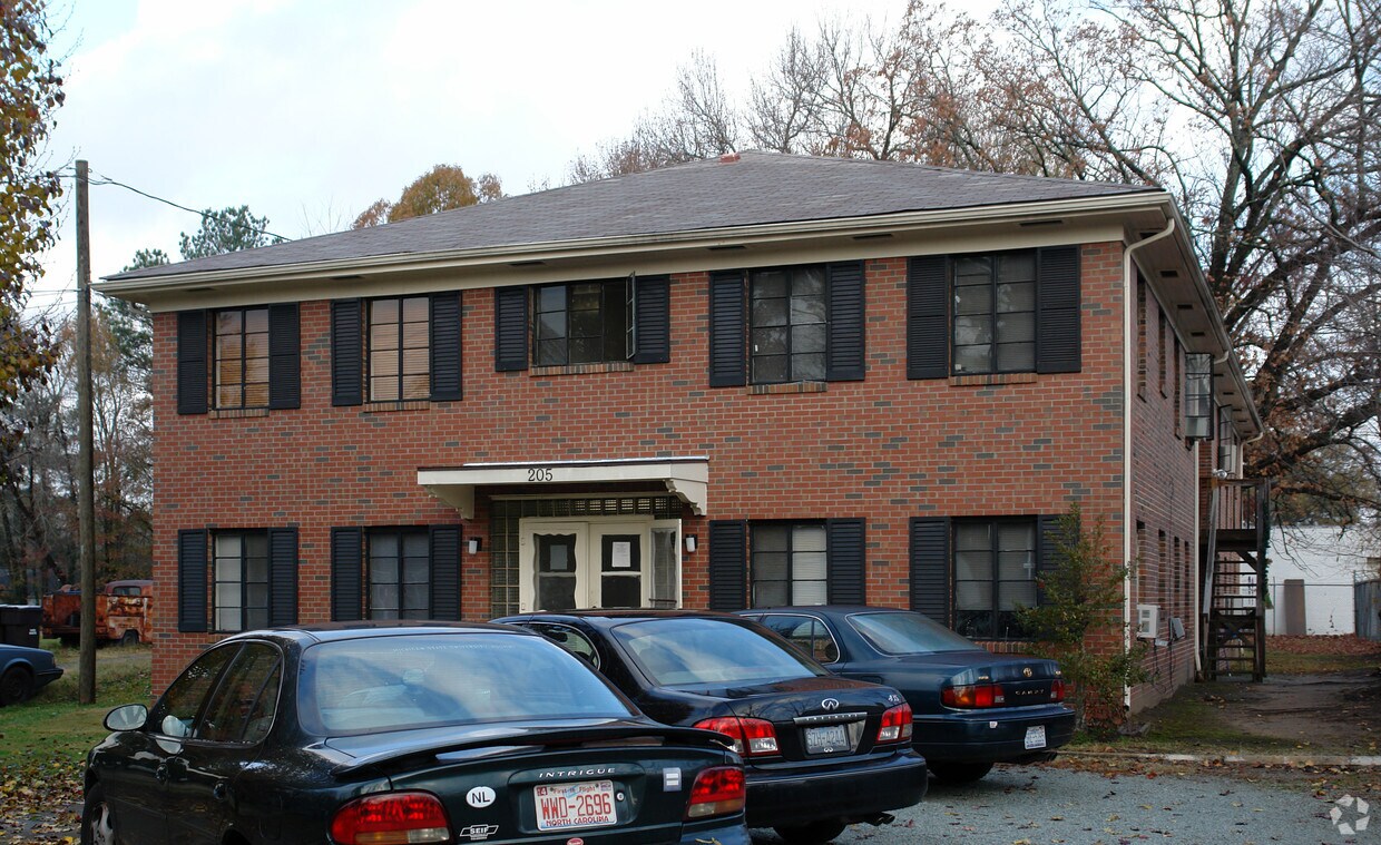Primary Photo - 205 E Maynard Ave