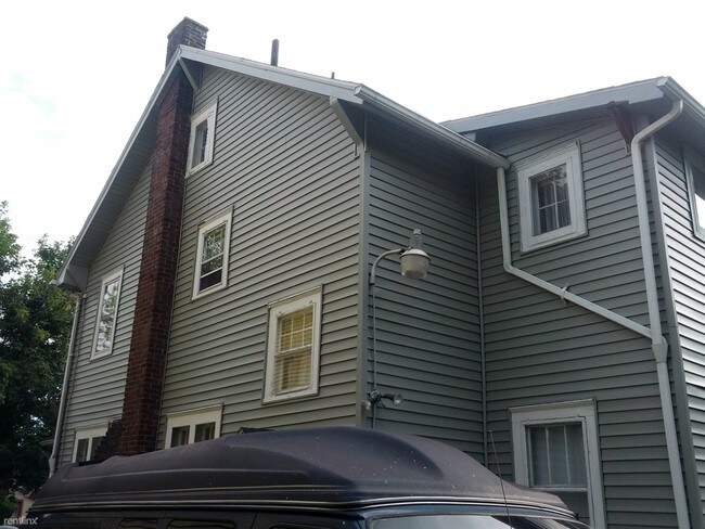 Building Photo - 4 br, 1.5 bath House - 770 Crandall Avenue,