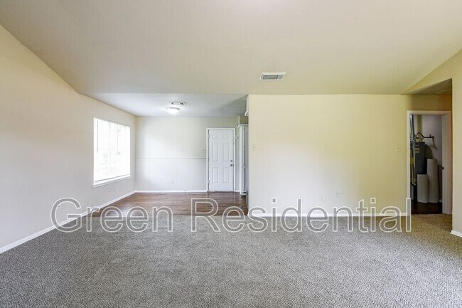 Building Photo - 3210 Ridgefield Rd