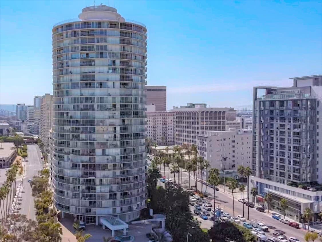 Primary Photo - 700 E Ocean Blvd