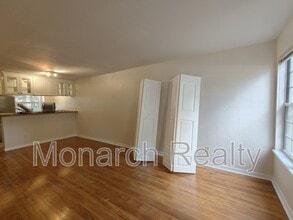 Building Photo - 620 SW 10th Ln