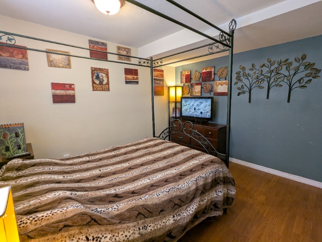 Foto del edificio - 5315 Villa Cir