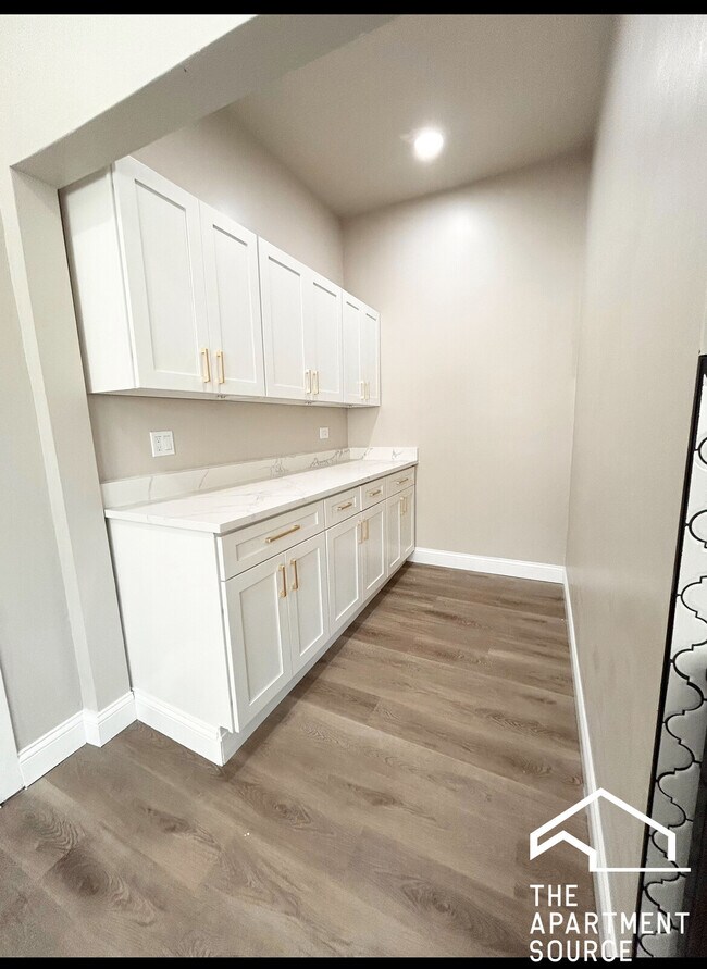 Foto del edificio - 2820 N Ridgeway Ave