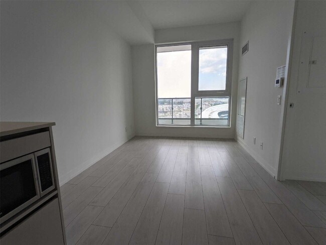 Photo du bâtiment - 950 Portage Pkwy