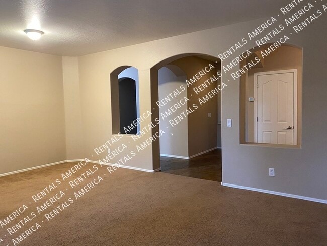 Building Photo - 2662 S Portland Ave