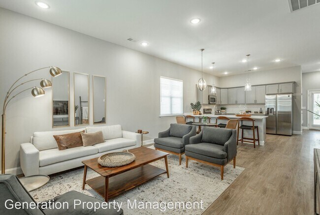 Building Photo - 4 br, 3.5 bath House - 531 Strong Avenue