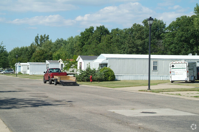 Foto del edificio - Parkwood Mobile Home Community